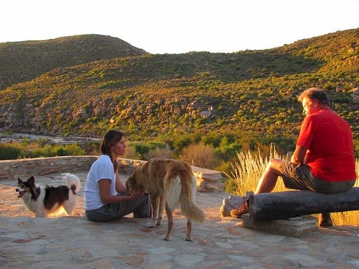 Oudrif-Farm-relaxing