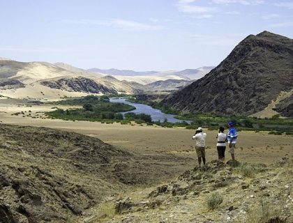 Skeleton Coast Safaris – Mobile or Base?