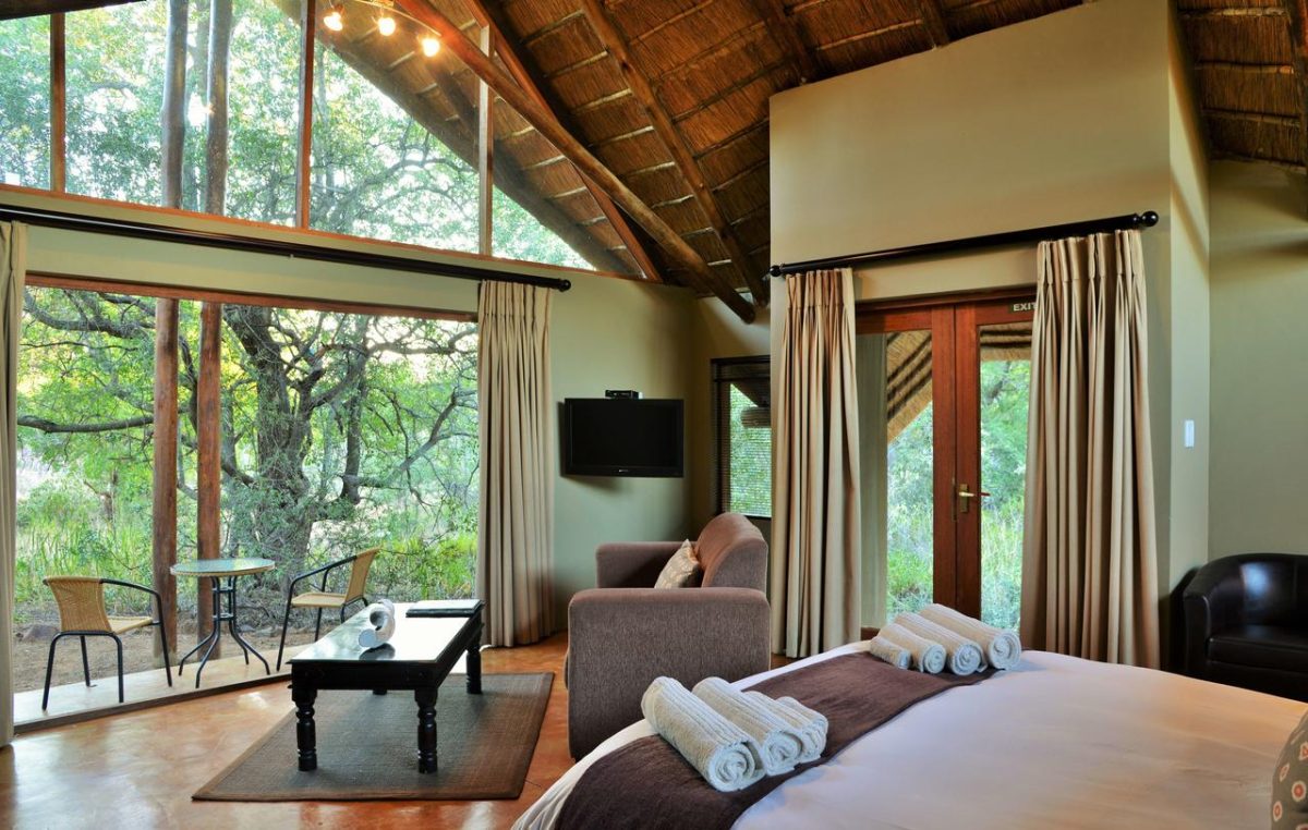 Cedarberg Travel | Black Rhino Game Lodge