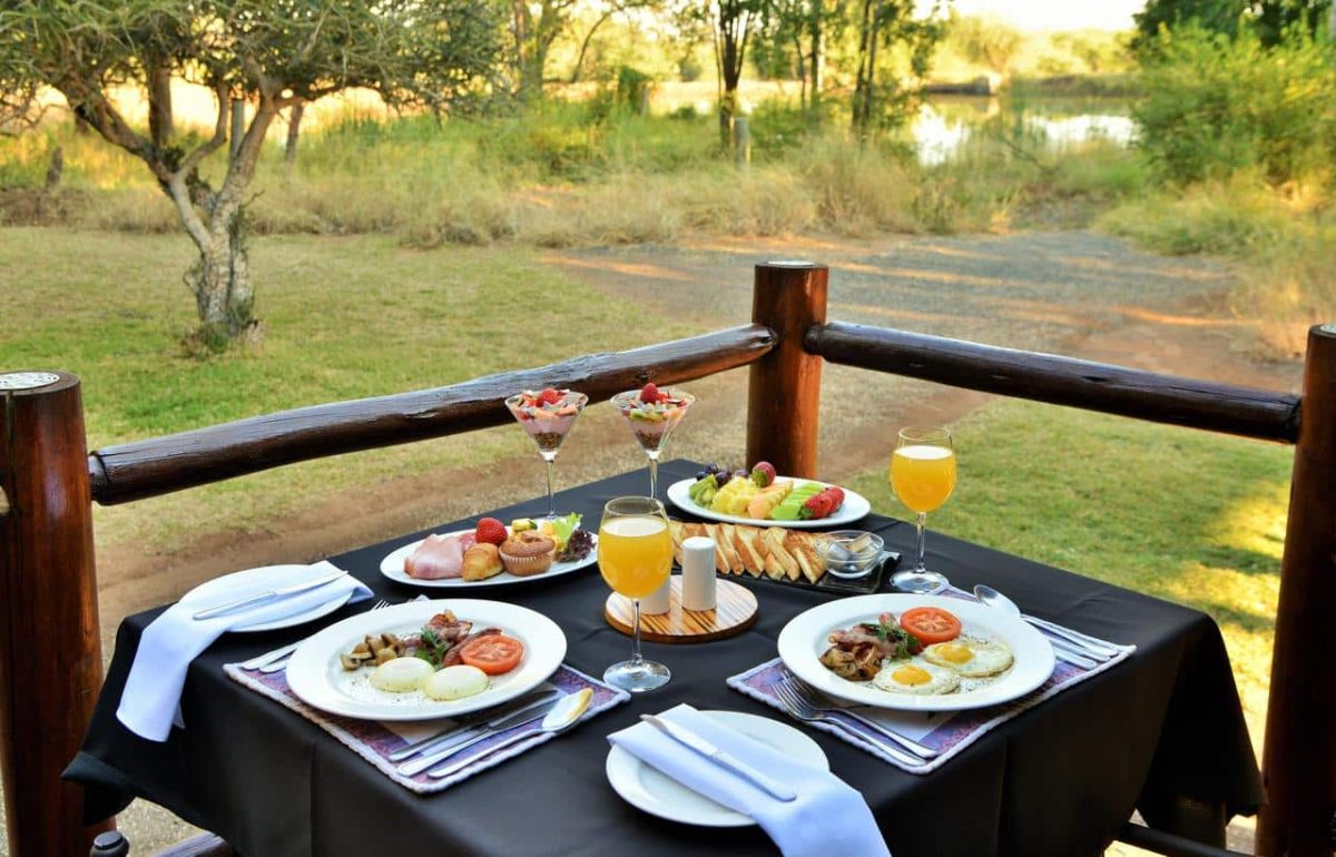 Cedarberg Travel | Black Rhino Game Lodge