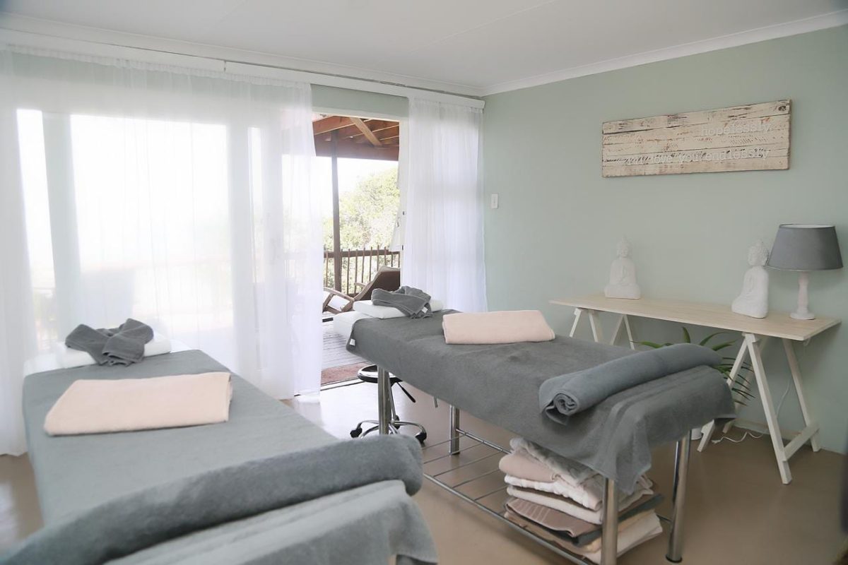 Cedarberg Travel | Crawford's Beach Lodge