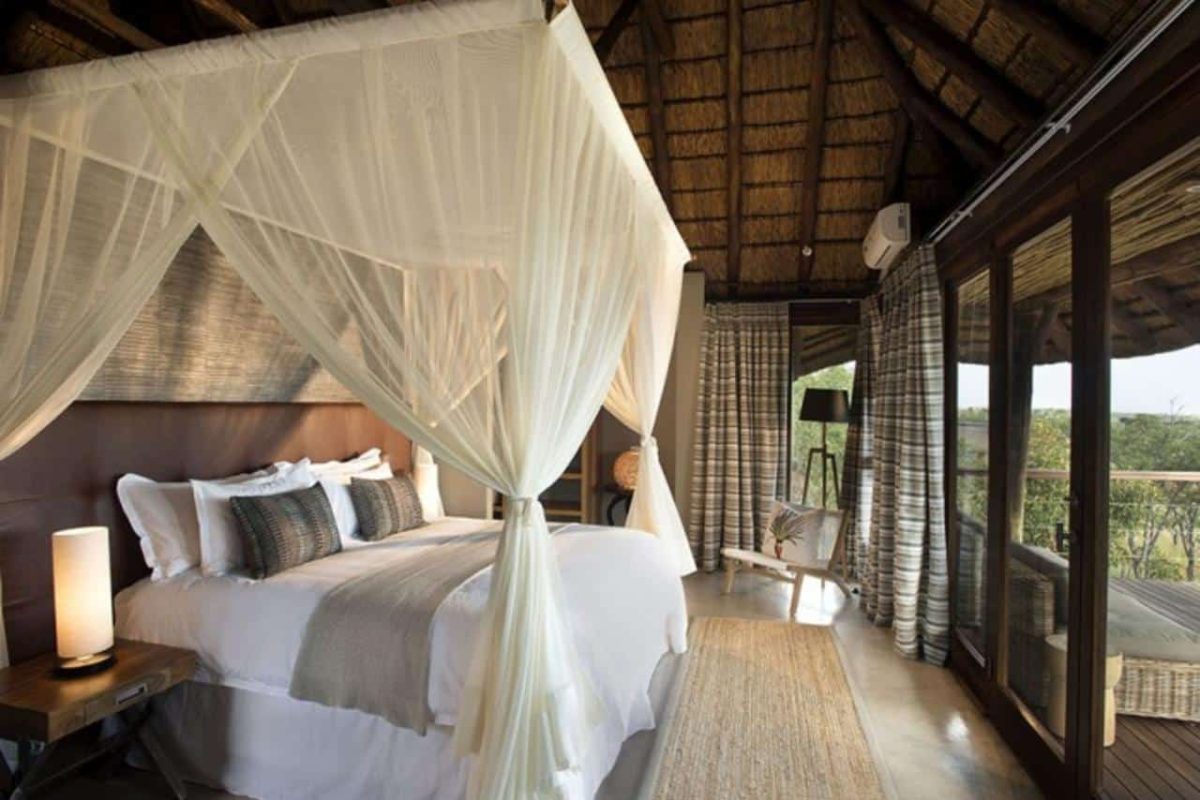 Cedarberg Travel | Mhondoro Safari Lodge & Villa