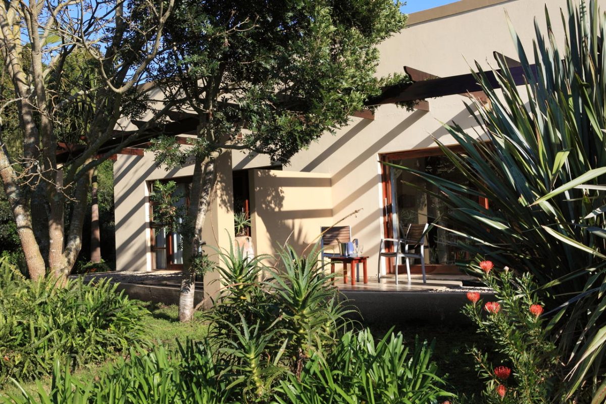 Cedarberg Travel | Lily Pond Country Lodge