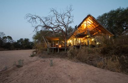 Rhino Post Safari Lodge