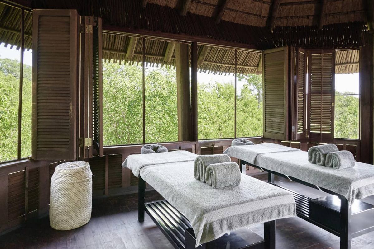 Cedarberg Travel | Sanctuary Chobe Chilwero Lodge