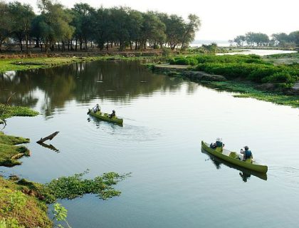 Lower Zambezi safari - canoeing