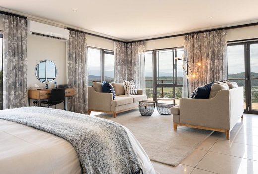 Honeymoon Suite (or Family Suite with second bedroom)