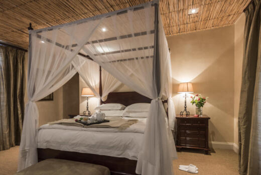 Hillside Manor (3 Rooms)