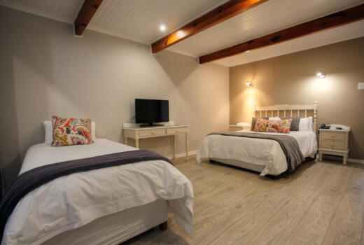 West Log Room - Family