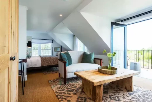 Deluxe Suite, Coach House