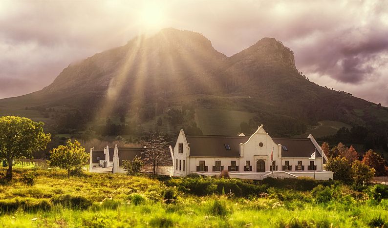 Cape dutch farmhouse near Stellenbosch, Stellenbosch versus Franschhoek